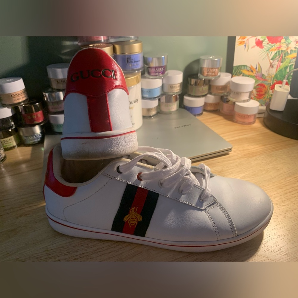 Gucci? Men’s Vintage Sneakers 8.5 or woman 9.5